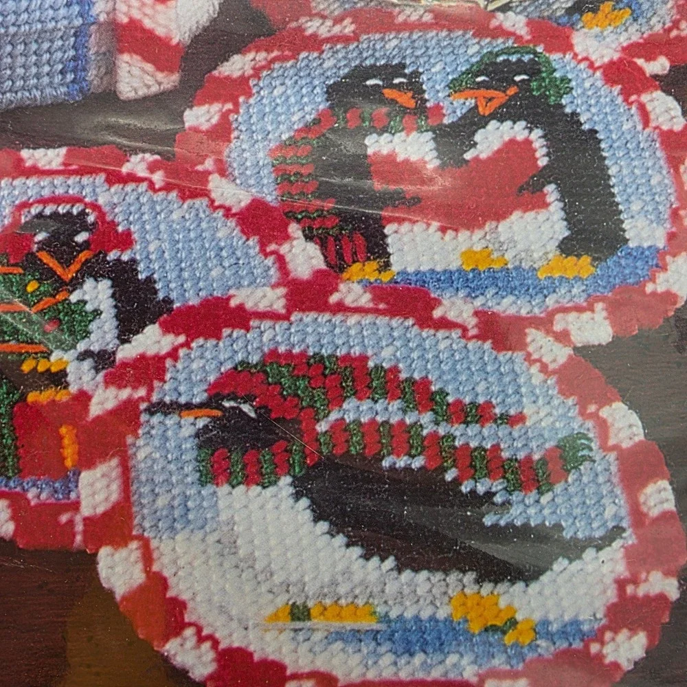 Bucilla Holiday Igloo Penguins Plastic Canvas Coaster stitch Kit Vintage 1998 OS